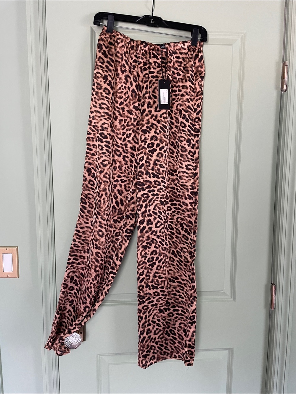 NWT mixology Carmela Silk dreams pant - cheetah